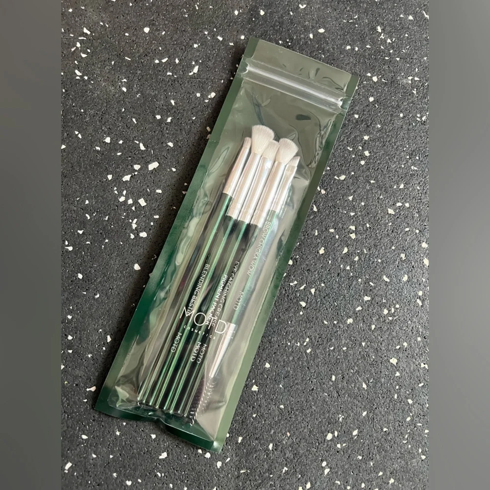 MOTD COSMETICS | Eyebrush Set - Picture 4 of 5